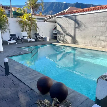 Casa Venezuela Con Piscina Climatizada Y Privada Nyaraló Los Realejos