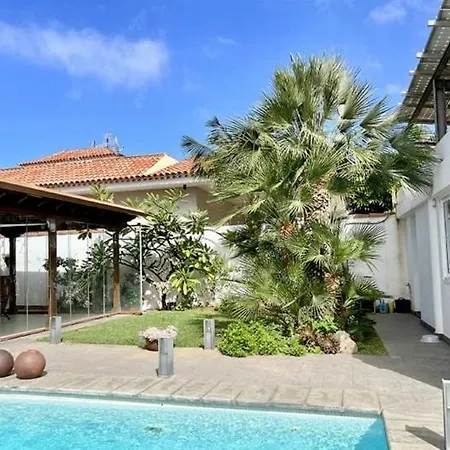 Casa Venezuela Con Piscina Climatizada Y Privada Nyaraló Los Realejos